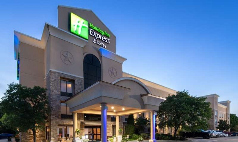 Holiday Inn Express & Suites Arlington (I 20 Parks Mall)