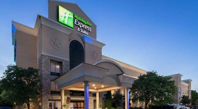 Holiday Inn Express & Suites Arlington (I 20 Parks Mall)