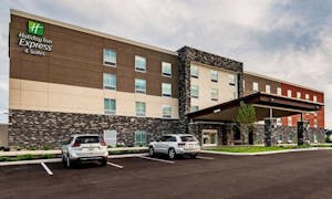 Holiday Inn Express & Suites Dayton East Beavercreek