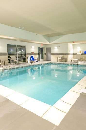 Hotel Holiday Inn Express & Suites Dayton East Beavercreek photo 5