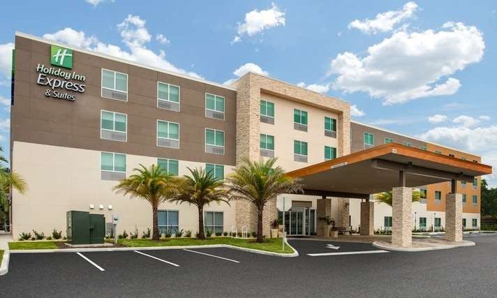 Holiday Inn Express & Suites Deland South