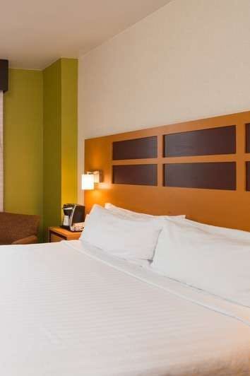 Hotel Holiday Inn Express New York City Times Square photo 1