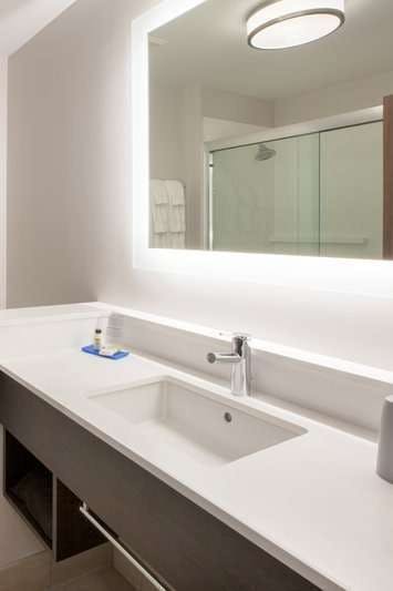 Hotel Holiday Inn Express & Suites Manitou Springs photo 5