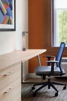 Hotel Holiday Inn Express & Suites Manitou Springs photo 3