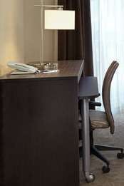 Hotel Holiday Inn Express & Suites Naples Downtown 5 Th Avenue photo 2