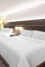 Hotel Holiday Inn Express & Suites Dallas Market Ctr Love Field photo 2