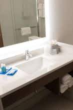 Hotel Holiday Inn Express & Suites Dayton North Vandalia photo 5