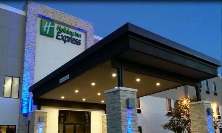 Holiday Inn Express & Suites Oklahoma City Airport