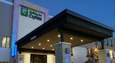 Holiday Inn Express & Suites Oklahoma City Airport