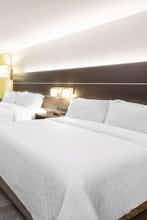 Hotel Holiday Inn Express & Suites Oklahoma City Airport photo 2