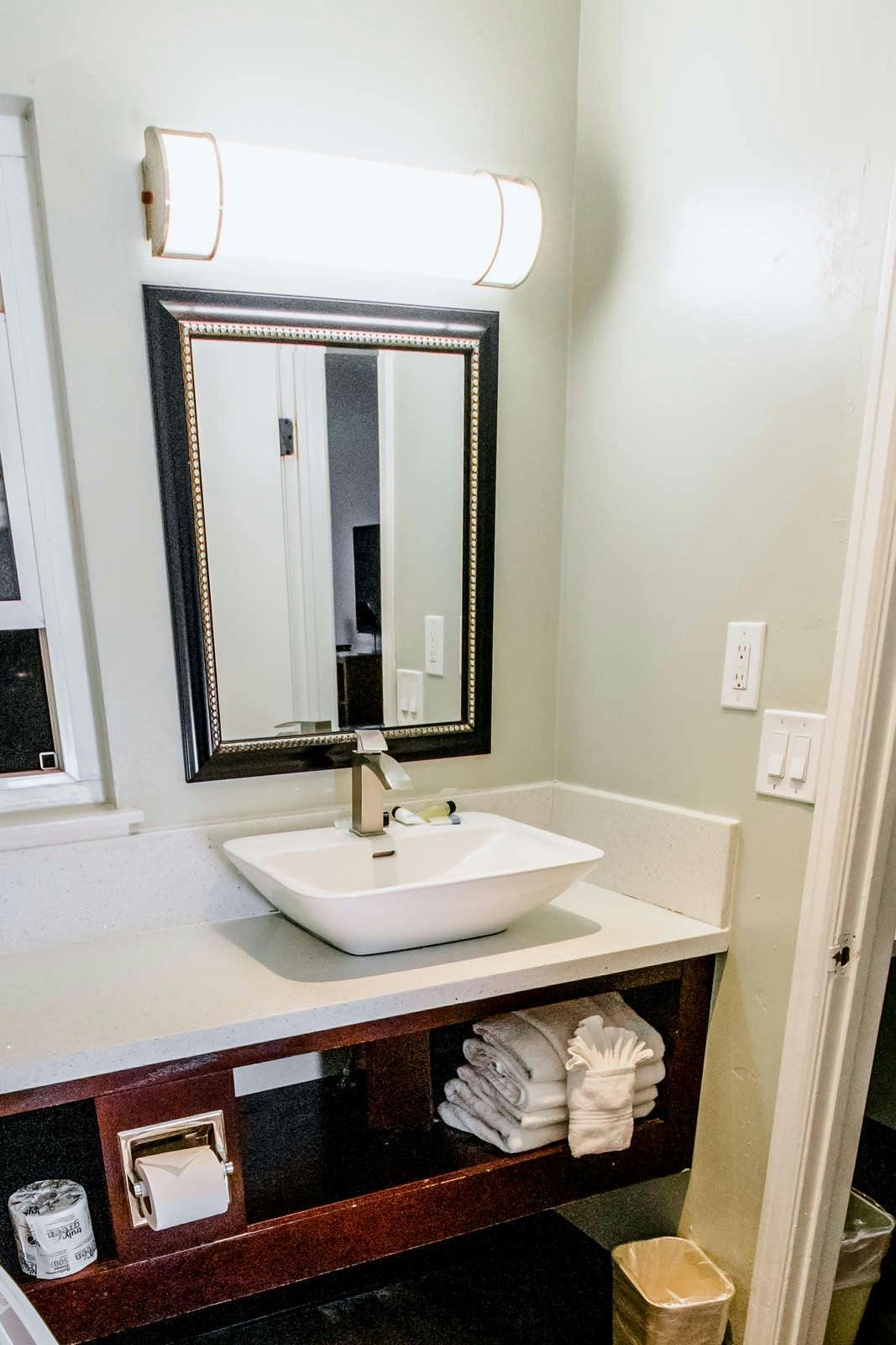 Hotel The Atwood Hotel photo 4