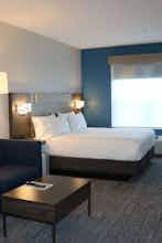 Hotel Holiday Inn Express & Suites Marquette photo 1
