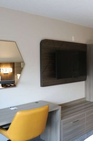 Hotel Holiday Inn Express & Suites Marquette photo 2