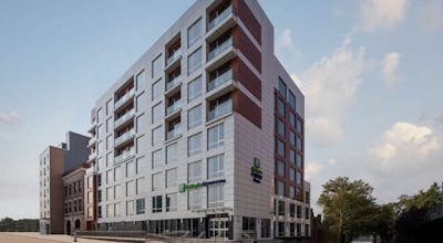 Holiday Inn Express & Suites Woodside Queens Nyc