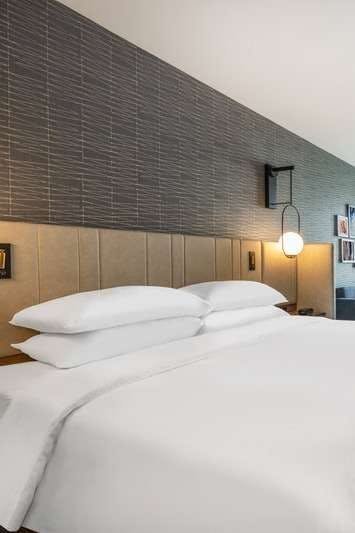 Hotel Crowne Plaza Kearney photo 1