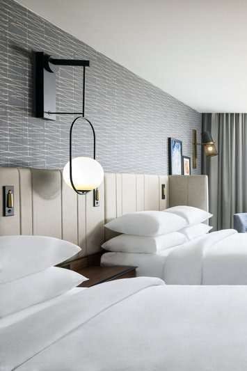 Hotel Crowne Plaza Kearney photo 2