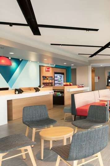 Hotel Avid Hotels Tulsa South Medical District photo 5