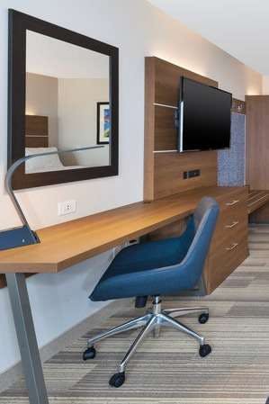 Hotel Holiday Inn Express & Suites Eau Claire West I 94 photo 3