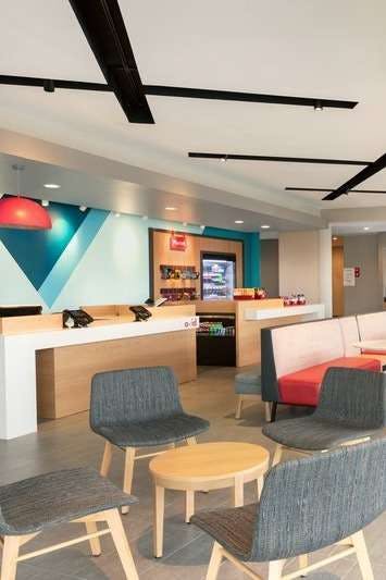 Hotel Avid Hotels Lancaster photo 5