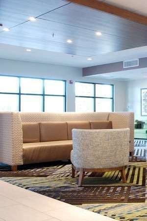 Hotel Holiday Inn Express & Suites White Hall photo 4