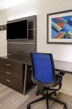 Hotel Holiday Inn Express & Suites El Paso North photo 3