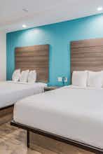 Hotel Red Lion Inn & Suites Katy photo 5