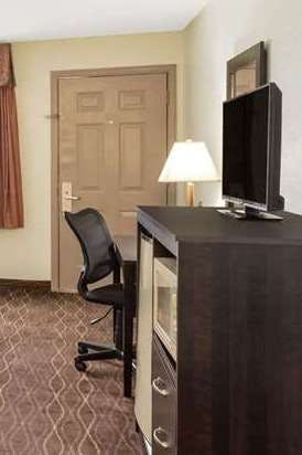 Hotel Baymont Inn and Suites Helen photo 3