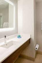 Hotel Holiday Inn Express & Suites Welland photo 3