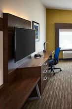 Hotel Holiday Inn Express & Suites Brantford photo 3