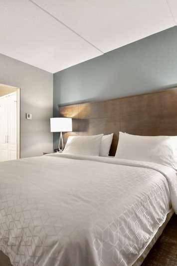 Hotel Staybridge Suites Waterloo St. Jacobs Area photo 2