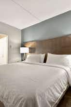 Hotel Staybridge Suites Waterloo St. Jacobs Area photo 2