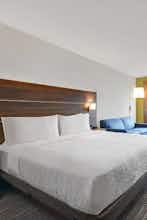 Hotel Holiday Inn Express Kingston West photo 1
