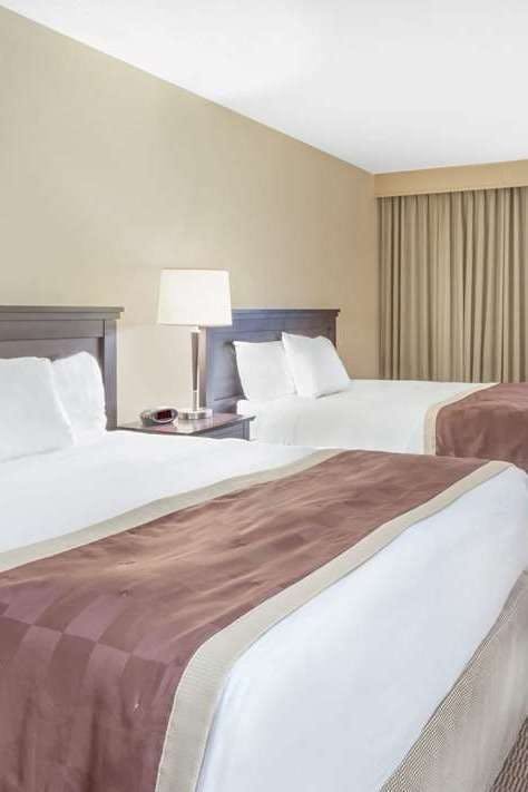 Hotel Baymont Inn Suites Red Deer photo 2