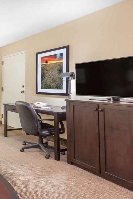 Hotel Baymont Inn Suites Red Deer photo 3