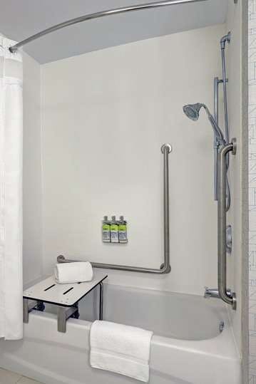 Hotel Candlewood Suites Kingston West photo 5