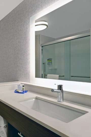 Hotel Candlewood Suites Kingston West photo 4