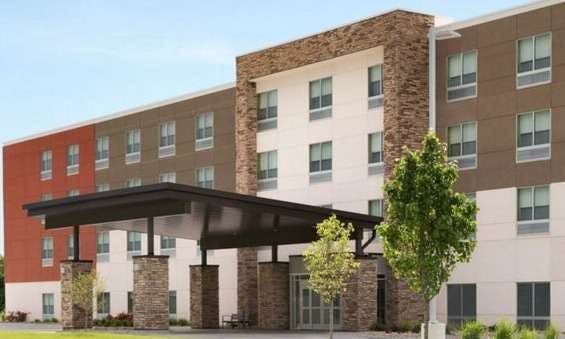 Holiday Inn Express & Suites Lumberton