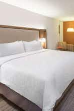 Hotel Holiday Inn Express & Suites Lumberton photo 1