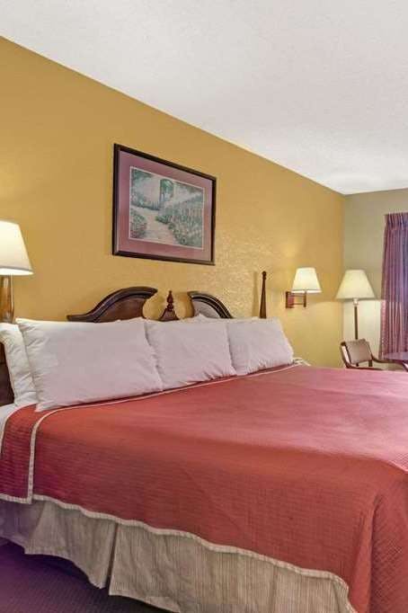 Hotel Travelodge Forest Park Atlanta photo 1