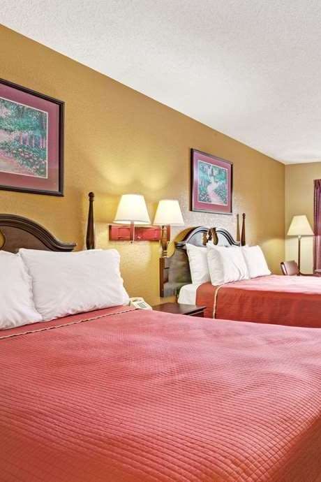 Hotel Travelodge Forest Park Atlanta photo 2