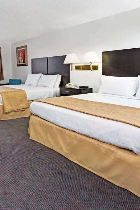 Hotel Days Inn & Suites by Wyndham Santa Rosa photo 2