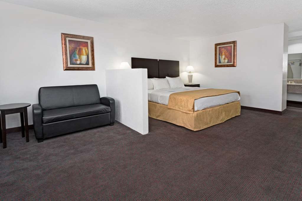 Hotel Days Inn & Suites by Wyndham Santa Rosa photo 4