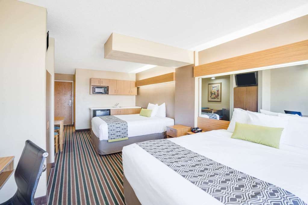 Hotel Microtel Inn & Suites by Wyndham Pigeon Forge photo 2