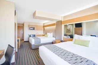 Hotel Microtel Inn & Suites by Wyndham Pigeon Forge photo 2