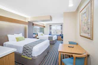 Hotel Microtel Inn & Suites by Wyndham Pigeon Forge photo 4