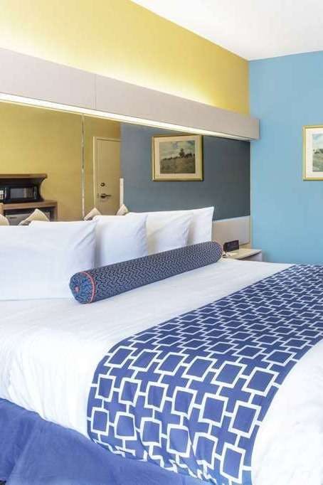 Hotel Microtel Inn & Suites by Wyndham Stockbridge/Atlanta I-75 photo 1