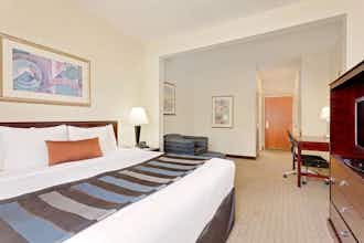 Hotel Wingate by Wyndham Destin photo 4