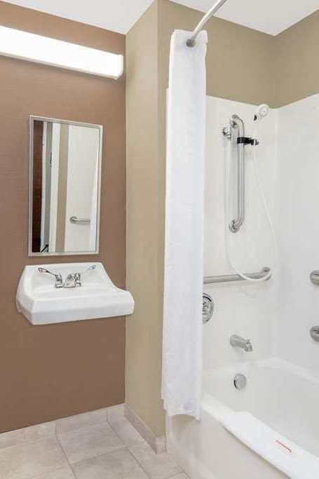 Hotel Microtel Inn & Suites by Wyndham Sidney photo 5