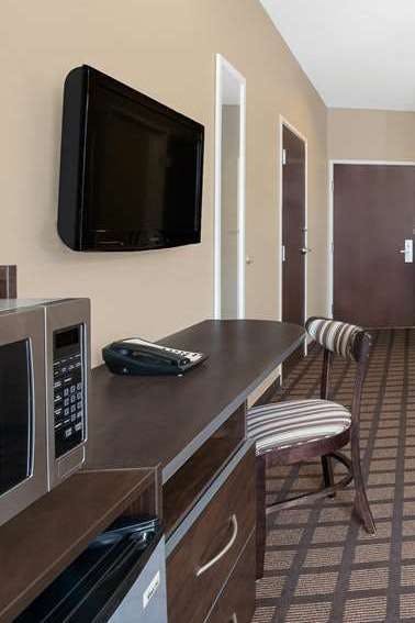 Hotel Microtel Inn & Suites by Wyndham Sidney photo 4