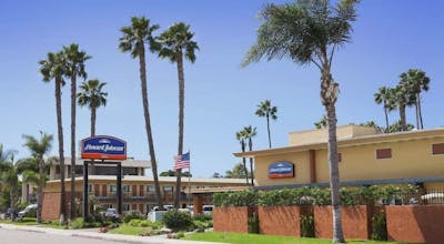 Howard Johnson by Wyndham San Diego Sea World